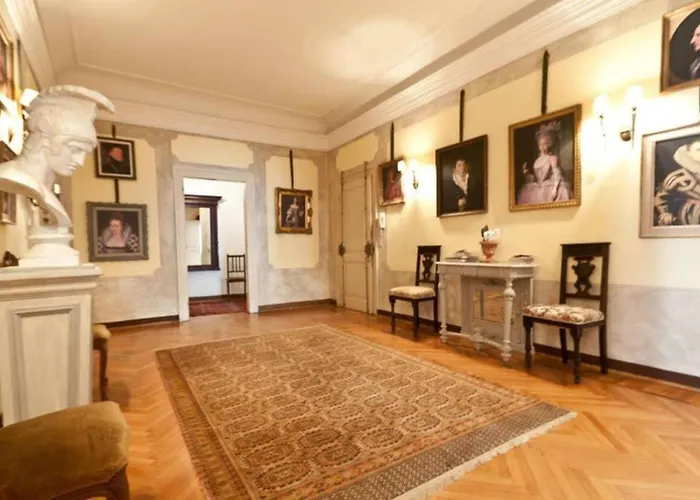 Charming Large Palazzo In Center Venice For Up To 9 People